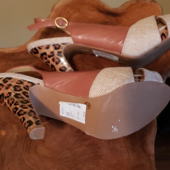 Leopard print heels - Picture 3 of 3